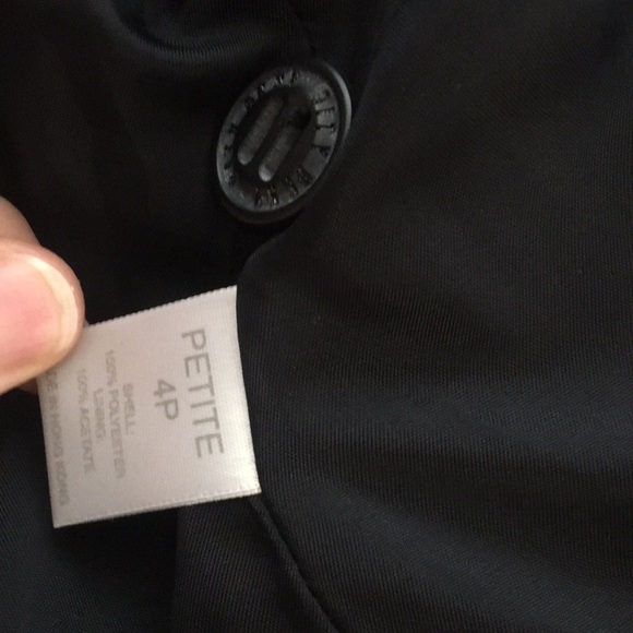 DKNY - Picture 3 of 5